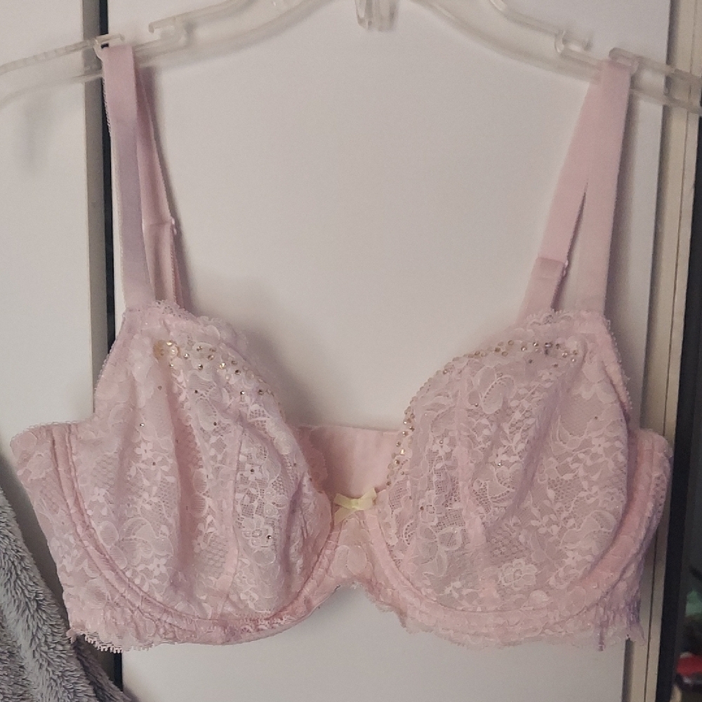 Victoria's Secret Pink Lace Underwire Bra